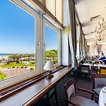Sofitel Grand Hotell