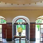 Sofitel Grand מלון