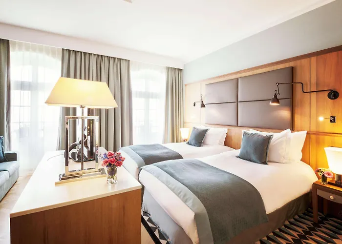 מלון Sofitel Grand 5*